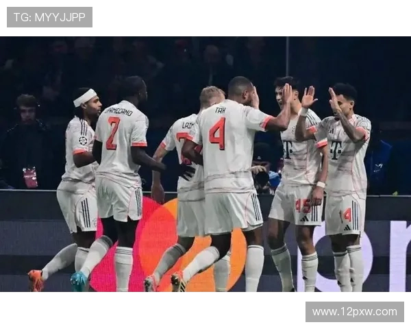 诺伊尔当选对阵巴黎全场最佳激励全队团结奋战共庆胜利 诺伊尔当选对阵巴黎全场最佳激励全队团结奋战共庆胜利